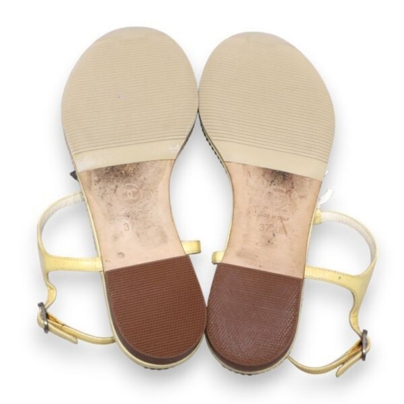 Chanel Beautiful CC Pearl Patent Leather Sandals! - Picture 13 of 16